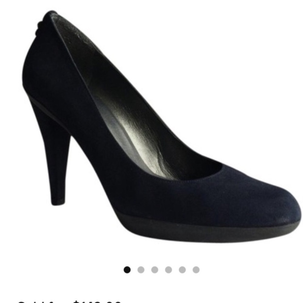 Stuart Weitzman round toe black pump size 9